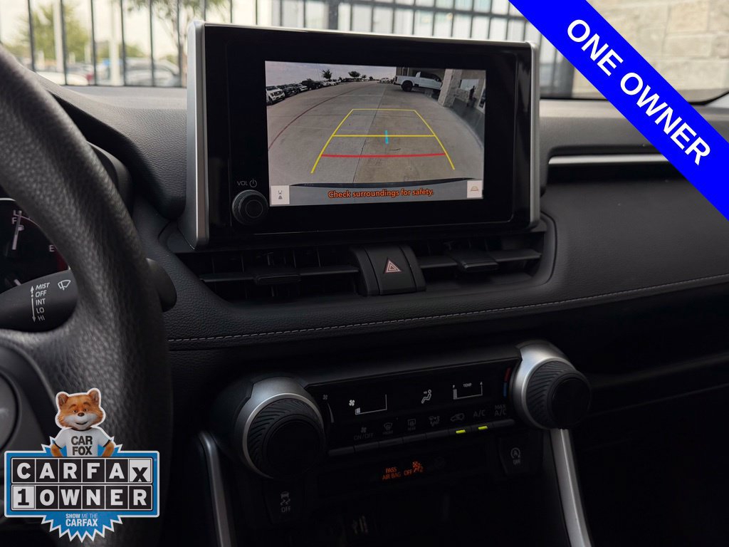 Used 2025 Toyota RAV4 LE AWD/4WD image 5