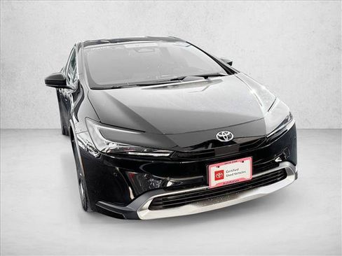 Used 2026 Toyota Prius Plug-In Hybrid FWD image 3