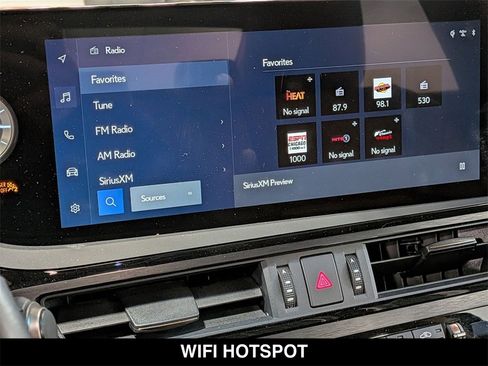 Used 2023 Lexus ES 300h w/ Accessory Package (Z2) image 6