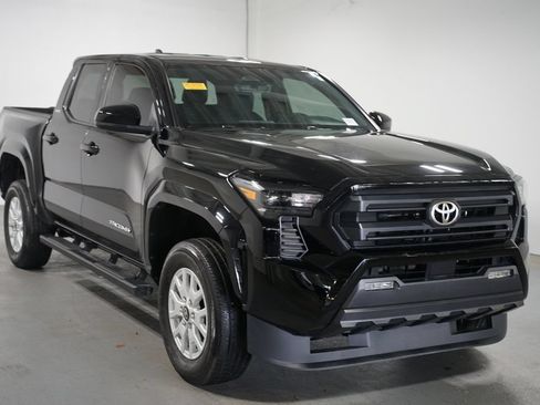 Certified 2025 Toyota Tacoma SR5 RWD image 3