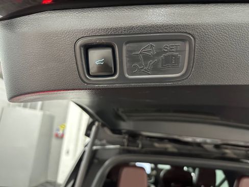 Used 2023 Ford Expedition Limited AWD/4WD image 41