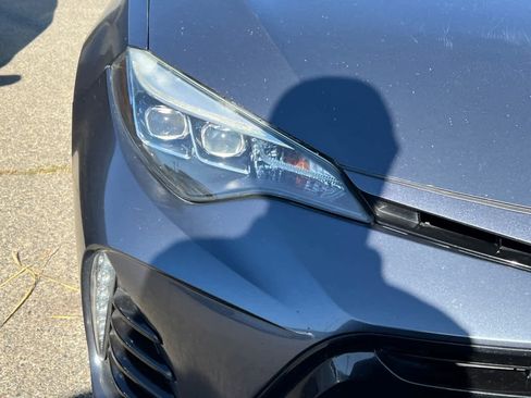 Used 2017 Toyota Corolla SE w/ SE Premium Package FWD image 14
