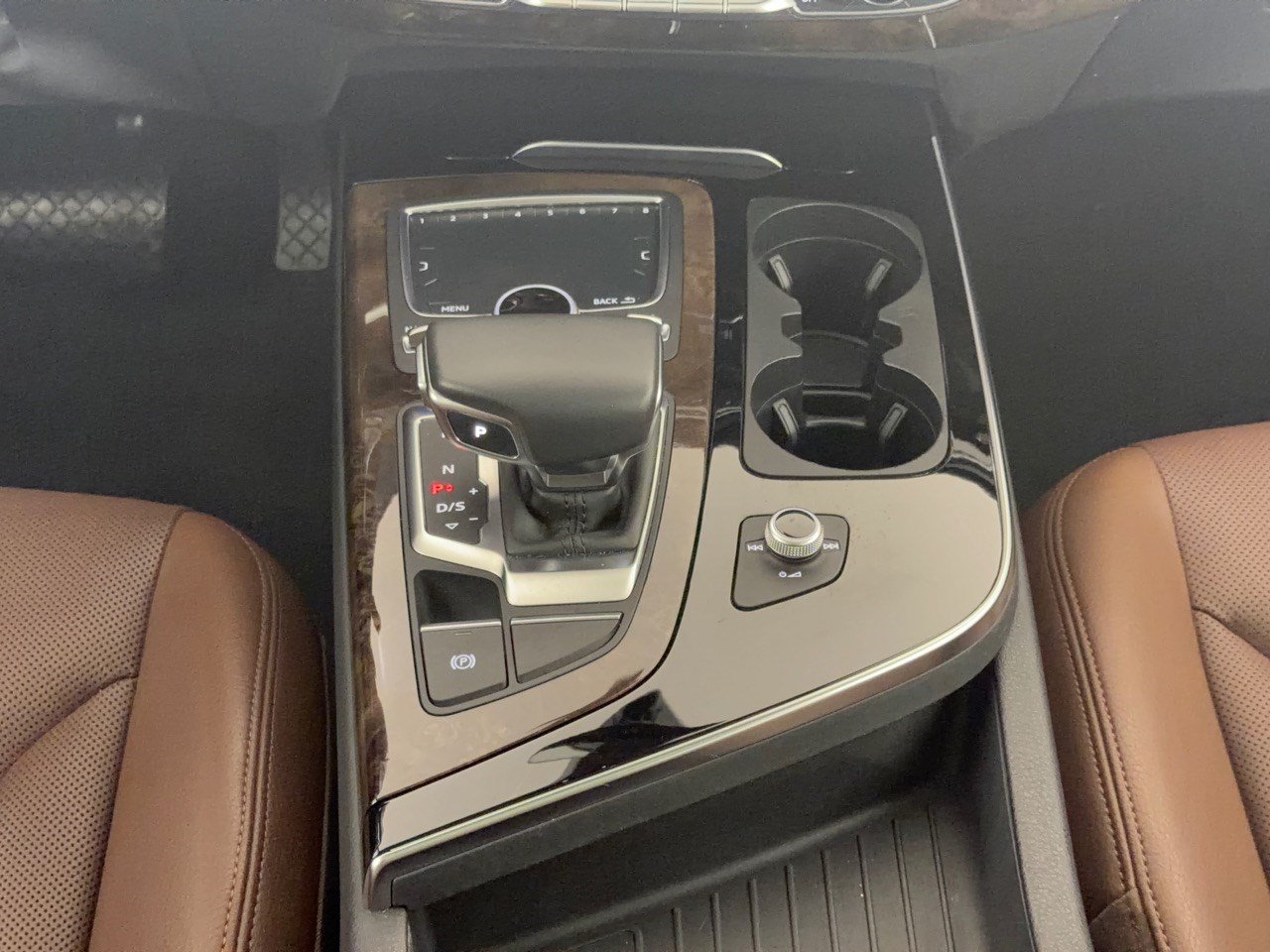Used 2018 Audi Q7 3.0T Prestige w/ Prestige Package AWD/4WD image 21
