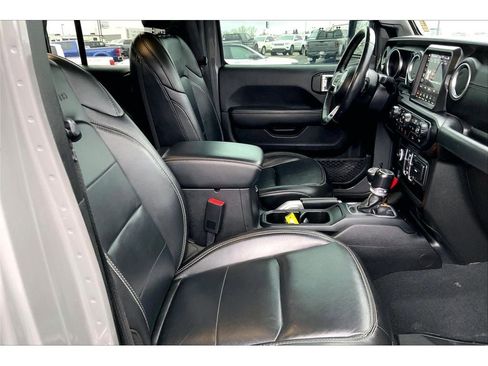 Used 2020 Jeep Gladiator Overland w/ Popular Equipment Package image 8