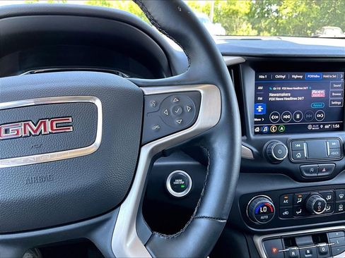 Used 2024 GMC Terrain Denali AWD/4WD image 15