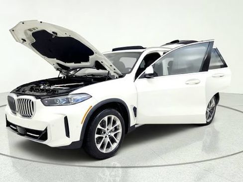 Used 2024 BMW X5 sDrive40i w/ Premium Package RWD image 13
