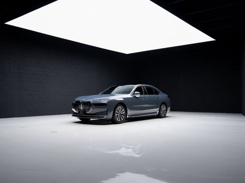 Used 2023 BMW i7 xDrive60 image 82