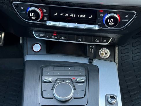 Used 2020 Audi SQ5 Premium w/ Convenience Package image 15