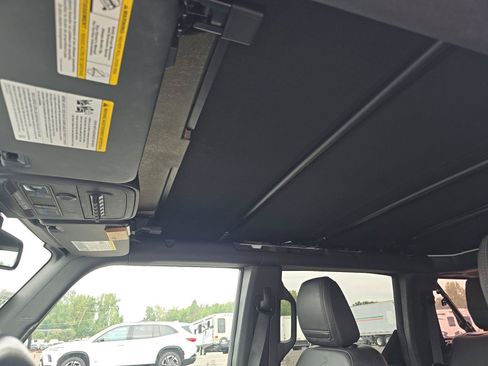 Used 2022 Ford Bronco Black Diamond AWD/4WD image 10