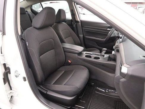 Used 2025 Nissan Altima 2.5 SV image 25