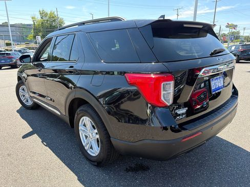 Used 2023 Ford Explorer XLT AWD/4WD image 28