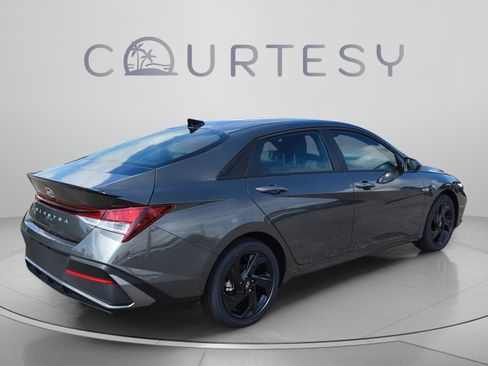 New 2026 Hyundai Elantra SEL Sport FWD image 5