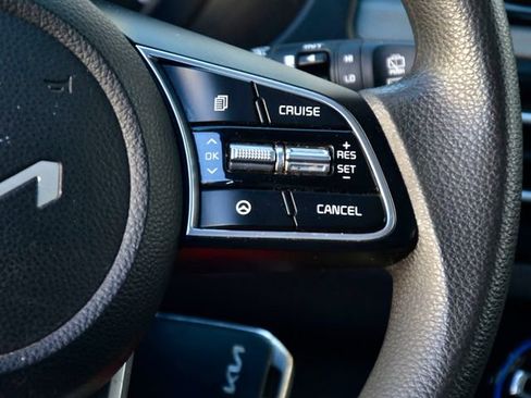 Used 2022 Kia Seltos LX image 17