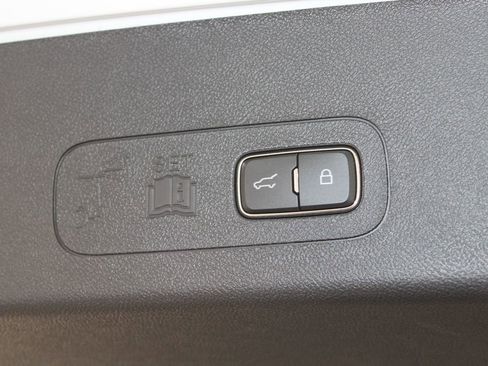 New 2026 Lincoln Aviator AWD image 16