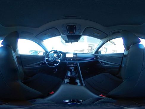 Used 2025 Hyundai Elantra SEL image 39