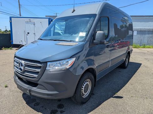Used 2019 Mercedes-Benz Sprinter 144 image 3