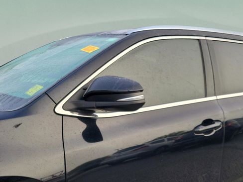 Used 2019 Toyota Highlander XLE image 27