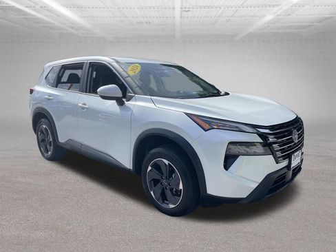 Used 2024 Nissan Rogue SV FWD image 4