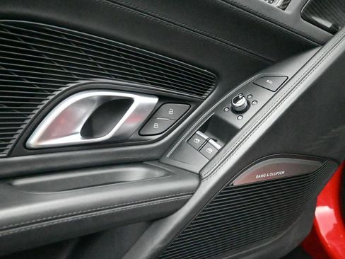 Used 2021 Audi R8 V10 w/ Premium Package image 21