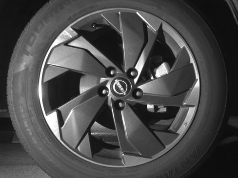 Used 2025 Nissan Rogue SV AWD/4WD image 13