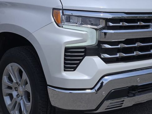 Used 2025 Chevrolet Silverado 1500 LTZ w/ LTZ Premium Package AWD/4WD image 9