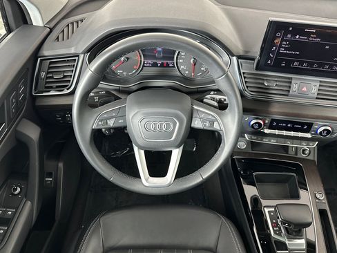 Used 2023 Audi Q5 2.0T Premium w/ Convenience Package image 13