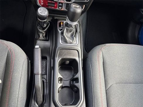 Used 2024 Jeep Wrangler Unlimited Rubicon image 24