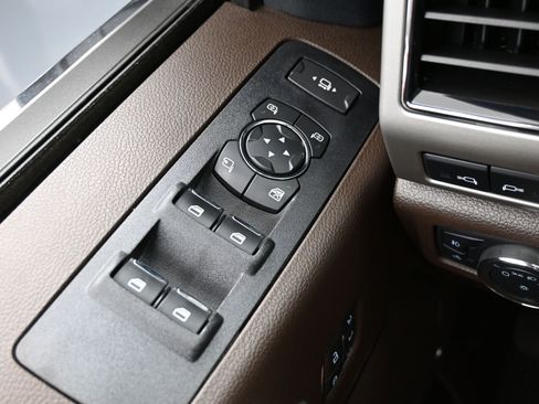 Used 2022 Ford F250 King Ranch w/ King Ranch Ultimate Package AWD/4WD image 25