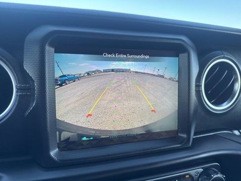 Used 2023 Jeep Wrangler Unlimited Sahara w/ Cold Weather Group image 18