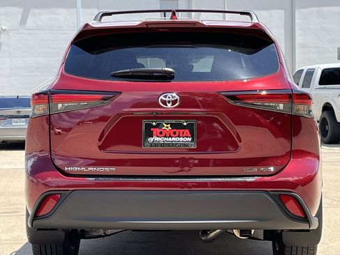 New 2026 Toyota Highlander XLE AWD/4WD image 5