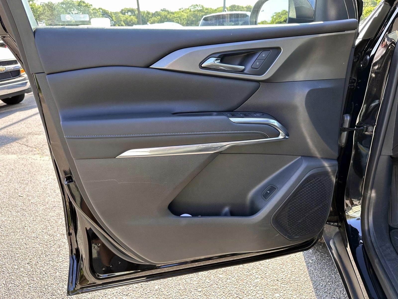 Used 2024 Chevrolet Traverse LT AWD/4WD image 8