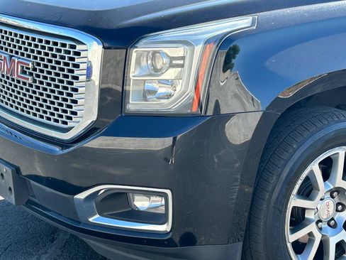Used 2015 GMC Yukon Denali w/ Touring Package AWD/4WD image 10