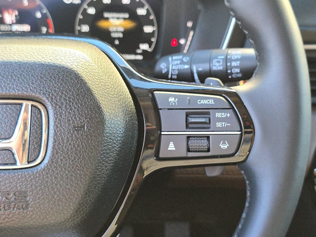 Used 2025 Honda Pilot Elite image 25