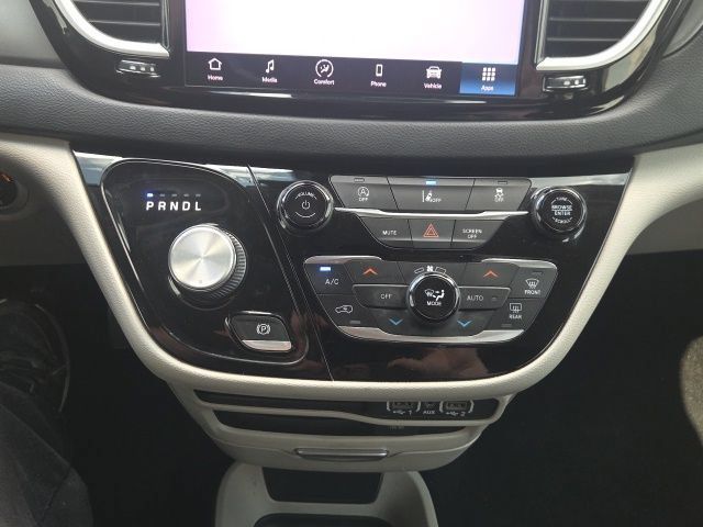 Used 2022 Chrysler Pacifica Touring-L FWD image 36