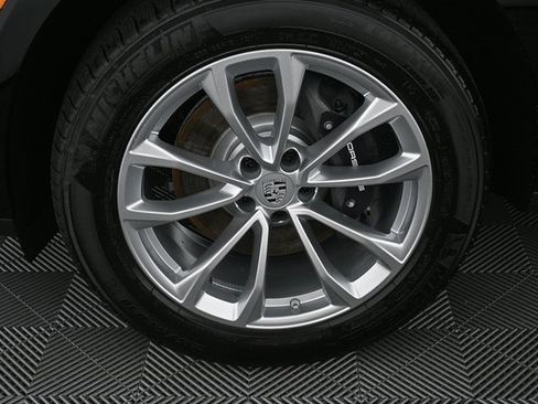 New 2025 Porsche Macan image 39