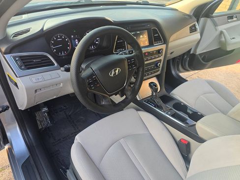 Used 2016 Hyundai Sonata SE FWD image 17