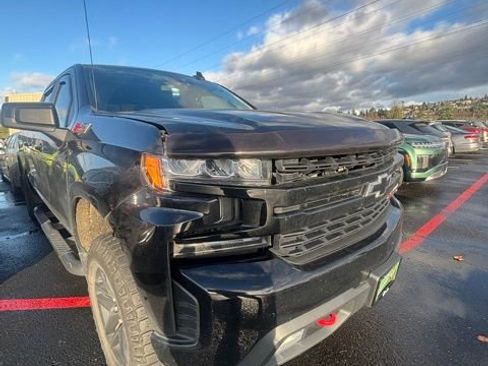 Used 2019 Chevrolet Silverado 1500 LT Trail Boss image 3