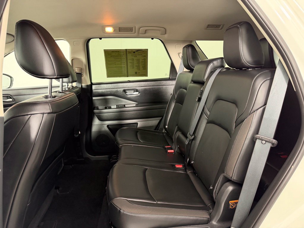 Used 2022 Nissan Pathfinder SL AWD/4WD image 15