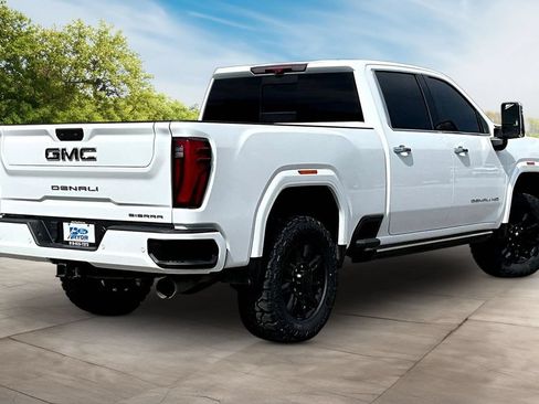 Used 2024 GMC Sierra 2500 Denali Ultimate AWD/4WD image 2