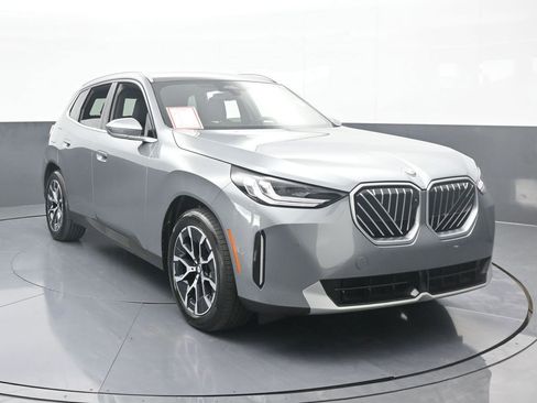 Used 2025 BMW X3 xDrive30i image 9