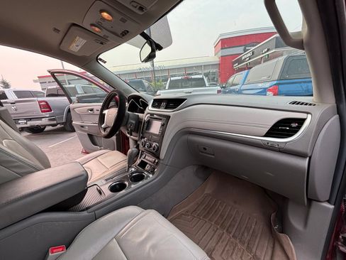Used 2016 Chevrolet Traverse LT AWD/4WD image 18