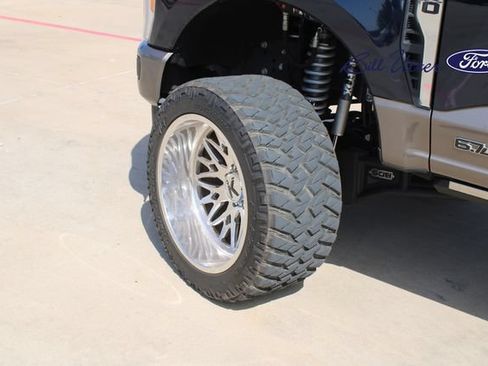 Used 2023 Ford F250 King Ranch w/ FX4 Off-Road Package AWD/4WD image 9
