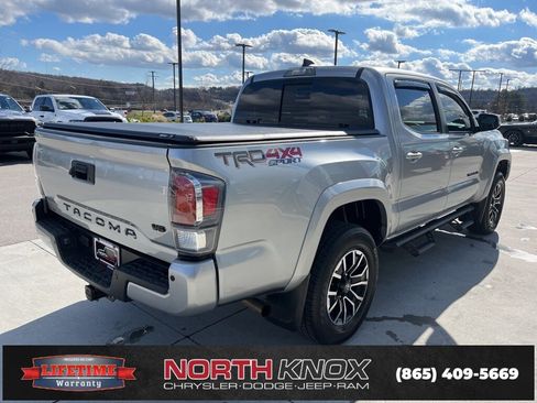 Used 2023 Toyota Tacoma TRD Sport w/ Technology Package image 19