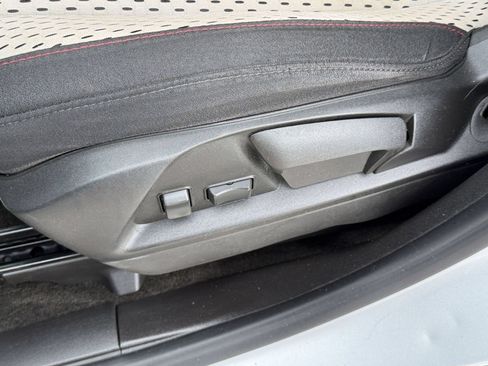 Used 2012 Chevrolet Equinox LS FWD image 16