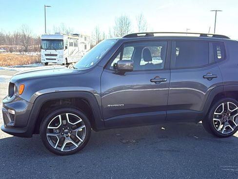Used 2019 Jeep Renegade Latitude w/ Cold Weather Group image 13