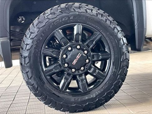 Used 2026 GMC Sierra 2500 AT4 w/ Technology Package AWD/4WD image 35