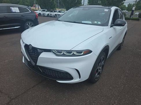 Used 2024 Alfa Romeo Tonale Veloce w/ Active Assist Package AWD/4WD image 4