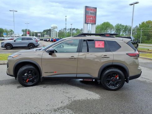 Certified 2025 Nissan Rogue SV AWD/4WD image 17