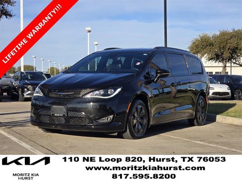 Used 2020 Chrysler Pacifica Limited w/ Advanced Safetytec Group image 2