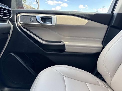 Used 2020 Ford Explorer XLT w/ Equipment Group 202A image 28